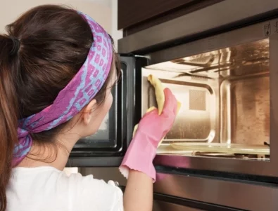 Как да почистите миризлива микровълнова печка БЕЗ химия