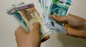 Обявиха колко е средната работна заплата в България