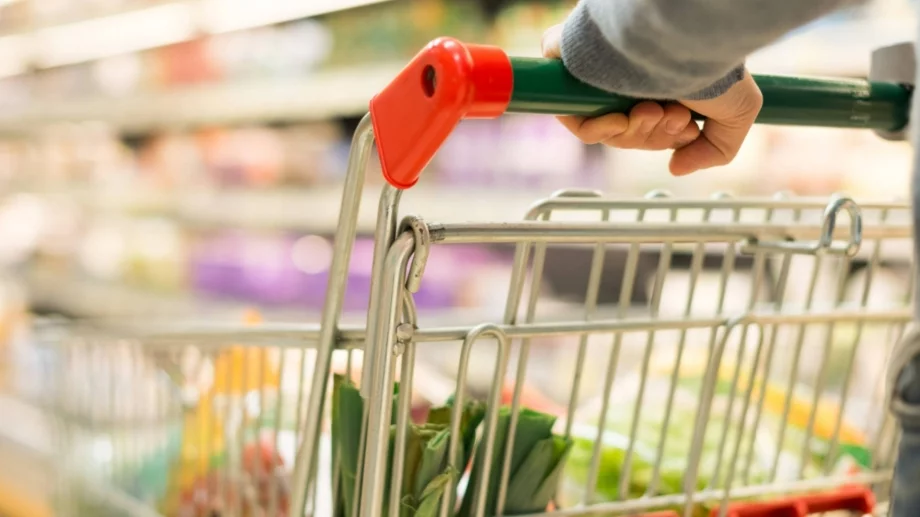 Ново понижение в цената на потребителската кошница 