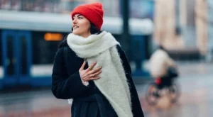 Как стилно да носите дрехи на пластове през зимата: 7 хитри трика