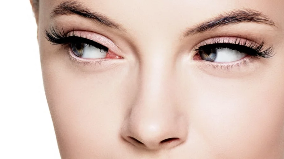 Без повече размазана спирала: Сложете това върху миглите