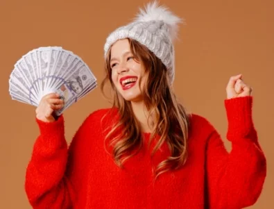 3 зодии ще се обсипят с пари под пълнолунието на 4 декември 2025