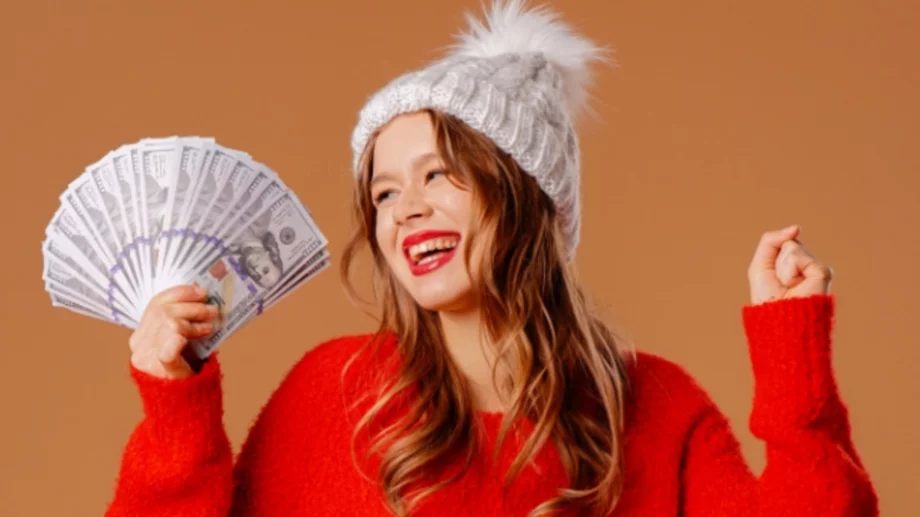 3 зодии ще се обсипят с пари под пълнолунието на 4 декември 2025