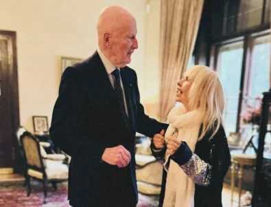 Лили Иванова получи специален орден от Симеон Сакскобургготски (СНИМКИ)