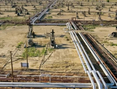 Цената на петрола е в очакване на мирните преговори