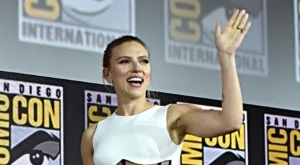 Скарлет Йохансон е на крачка от втората част на филма "Батман"