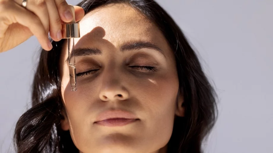 Масло, серум или крем: Кой е най-добрият начин да избегнете суха кожа през зимата?