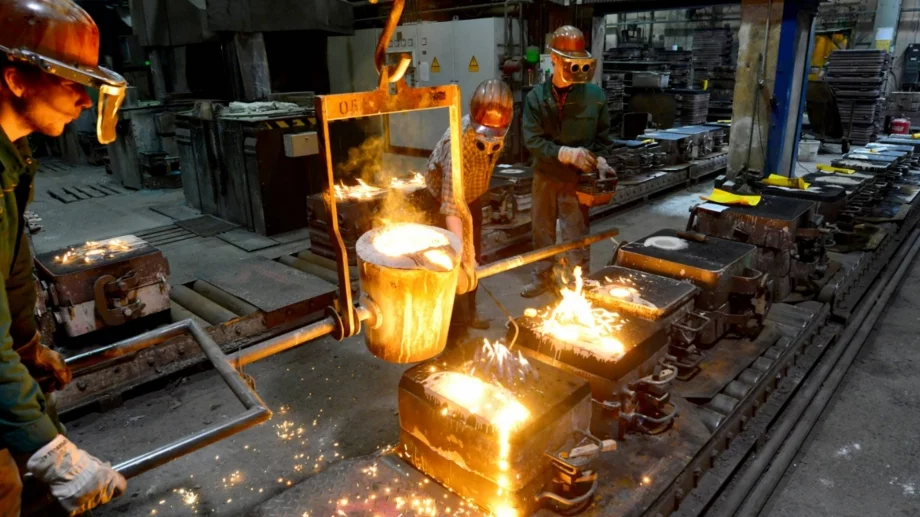 Промишлеността и строителството отчетоха спад