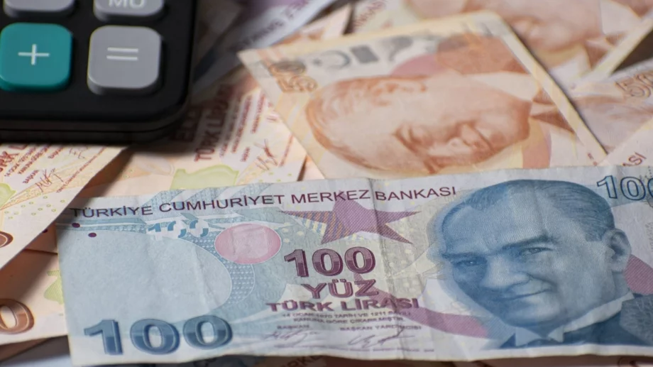 Турската лира се срина до историческо дъно към еврото