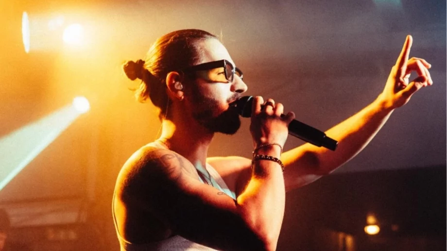 "Умирам да живея":  Папи Ханс кара всички да танцуват с игриво ретро парче (ВИДЕО)