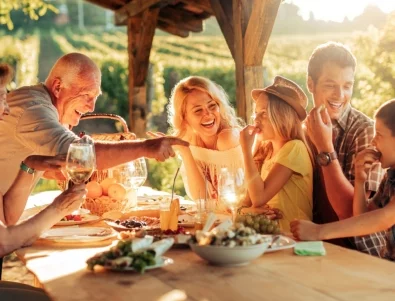 С каква трапезна маса ще променим интериора на жилището?