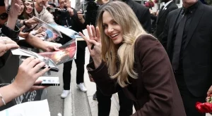 Анджелина Джоли показа белезите си от мастектомия (СНИМКИ)