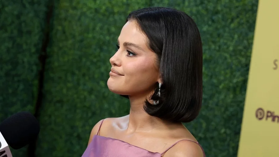 Селена Гомес без грим: Отговор на неудобен въпрос развесели феновете (ВИДЕО)