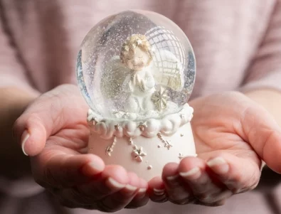 Нов рекорд за най-голяма колекция от преспапиета (ВИДЕО)