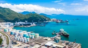 Нов обрат с цената на петрола след задържан танкер