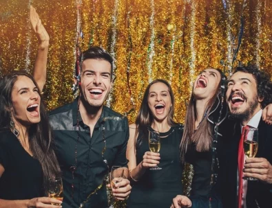 Хороскоп за утре, 31 декември 2025: Непринудена новогодишна нощ за Раците, романтика за Стрелците