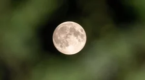 Наблюдаваме едновременно суперлуна и метеорен поток през януари