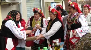 Празнуваме Бабинден: Ден на родилната помощ