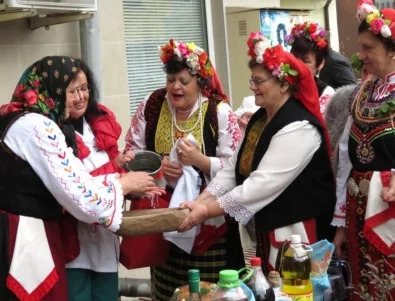 Празнуваме Бабинден: Ден на родилната помощ