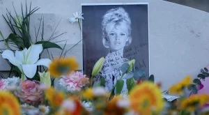 Без излишна показност: Погребаха Брижит Бардо (СНИМКИ)