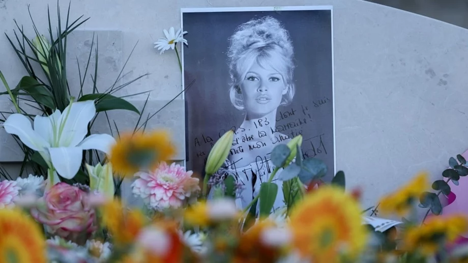 Без излишна показност: Погребаха Брижит Бардо (СНИМКИ)