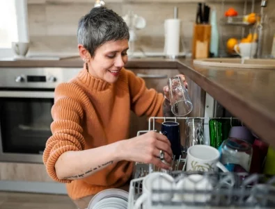 Мислите, че зареждате съдомиялната правилно? Повечето хора го правят грешно (ВИДЕО)