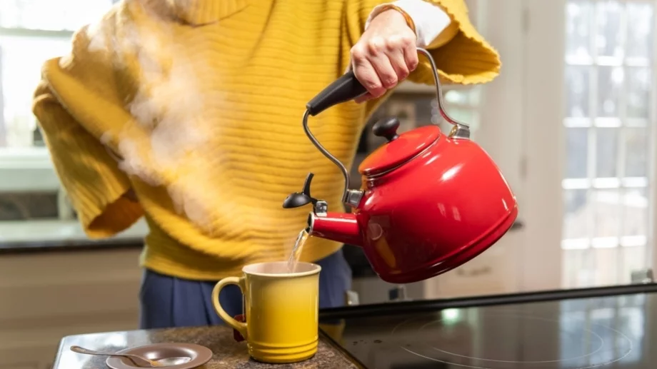 9 добри причини през зимата да пиете топла вода сутрин