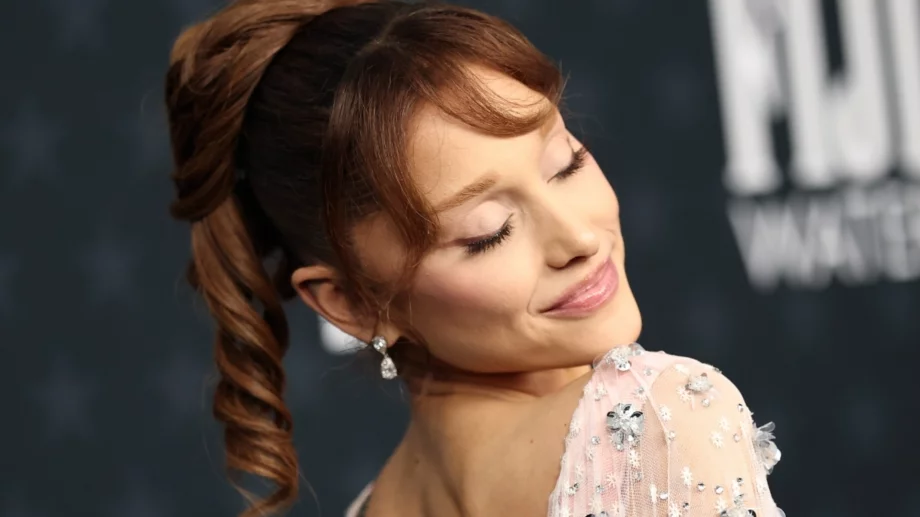 Отегчени ли сте от черната очна линия? Опитайте тези 5 цвята