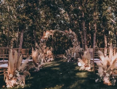 Мечтана сватба сред природата: Казваме “Да” близо до морето или в горския рай