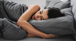 Това се случва с мозъка ви, когато си лягате по едно и също време 