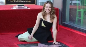 Рейчъл Макадамс със звезда на Алеята на славата. Отдаде почит на Даян Кийтън