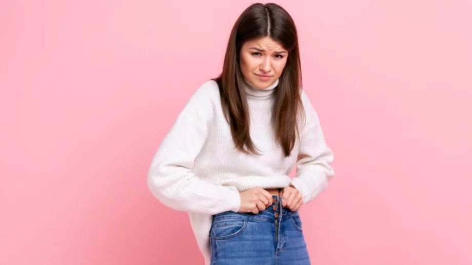 Твърде тесни или твърде широки дънки? С тези 7 трика ще решите проблема (ВИДЕО)