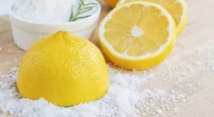 Лимон със сол на нощното шкафче: Какви са ползите през зимата?