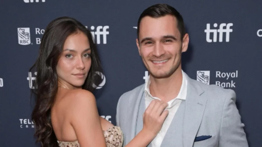 Мирела Илиева превръща срещата си с Юлиан Костов в енергичен денс-поп сингъл (ВИДЕО)