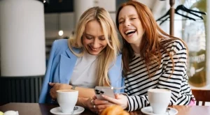 6 психически и физически ползи от това да се смеете повече