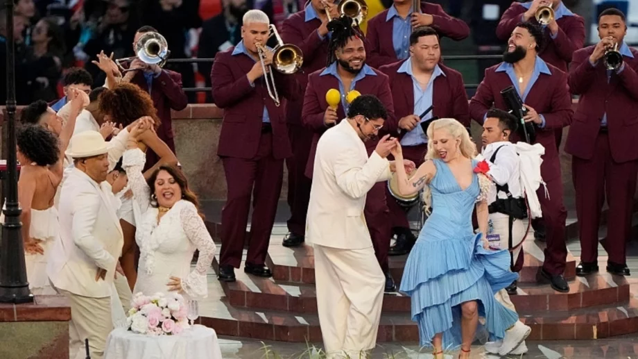 Супербоул 2026: Бед Бъни почете Латинска Америка, Ким Кардашиян и Луис Хамилтън вече не се крият (ВИДЕО)