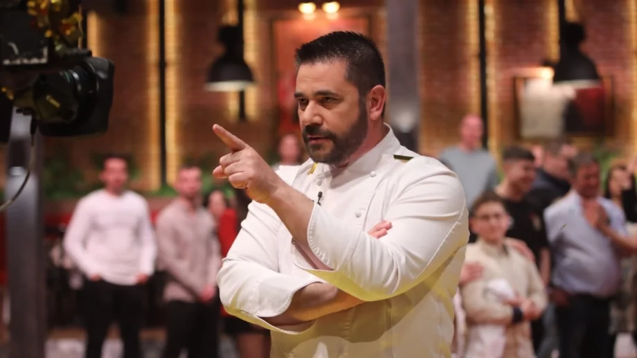 Певец заменя концертите с кухнята в "Hell's Kitchen" (СНИМКА)