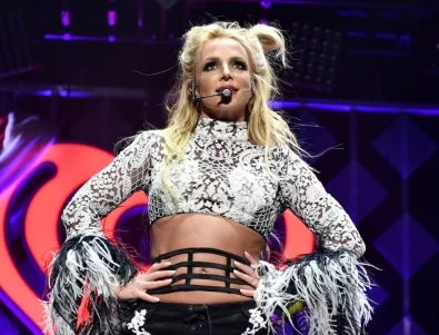 Стил, който не остарява: Дънките на Бритни Спиърс от началото на 2000 г.