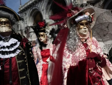 Карнавалът във Венеция 2026: Избраха най-хубавото момиче, костюм и маска (СНИМКИ)