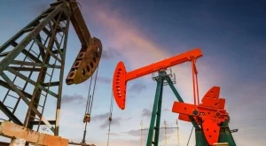 Обрат с цената на петрола заради митата