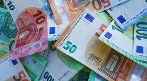 Забавяне на инфлацията през втория месец с еврото