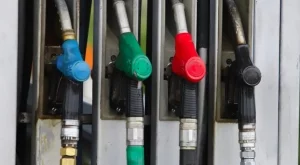 Каква е цената на бензин и дизел по бензиностанциите у нас?