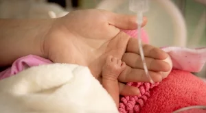 В месеца на жената: Да помогнем на майките на недоносени деца