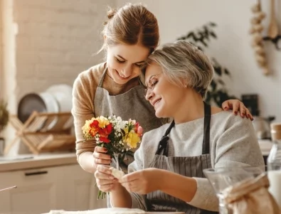 За любимите жени: 20 пожелания за 8-ми март 