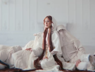 MONA завършва своята музикална трилогия с "Давам" (ВИДЕО)