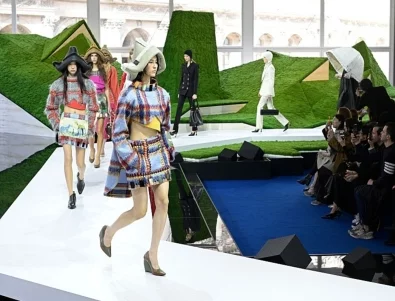 Louis Vuitton показа колекция, вдъхновена от "най-великия творец" (ВИДЕО)