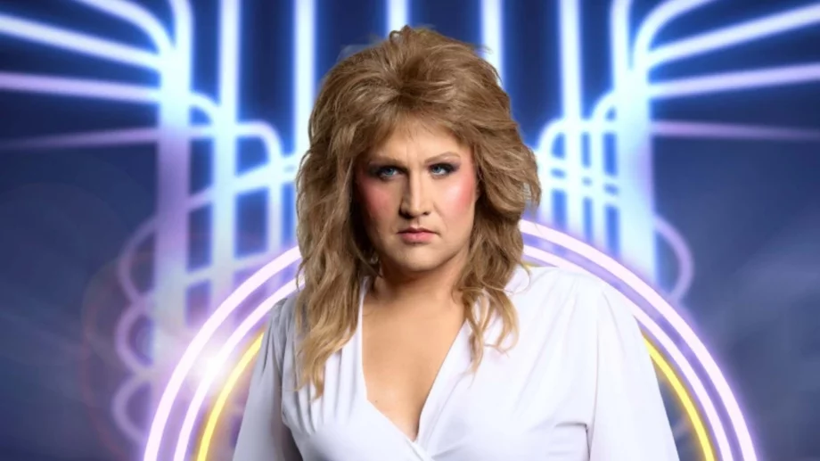 Даниел Пеев - Дънди в образа на Бони Тейлър с първа победа в "Като две капки вода" 