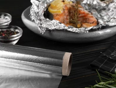 Как да използвате алуминиево фолио - от лъскавата или матовата страна? 