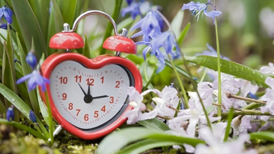 Ето кога ще минем към лятното часово време през 2026