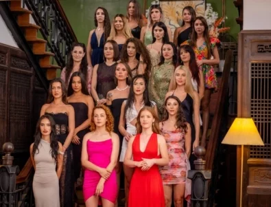 Тримата Ергени оставиха три дами без рози след драматична церемония (ВИДЕО)